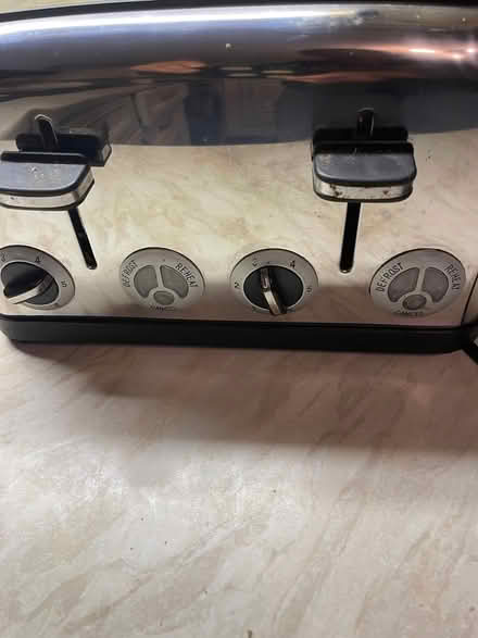 Photo of free 4 slice toaster (Yarnton ox51nd) #2