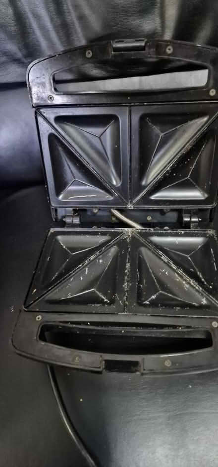 Photo of free Small sandwich toaster (Brandhall b68) #2