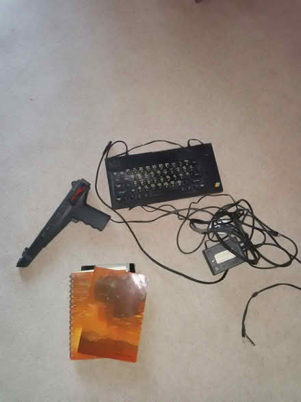 Photo of free Sinclair ZX Spectrum, power supply and gun. Untested (Heswall CH60) #1