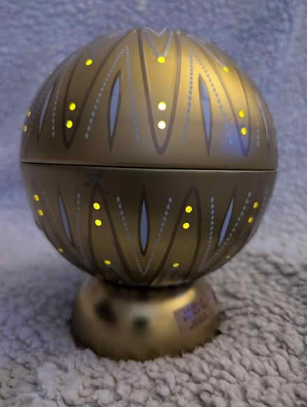 Photo of free Round Metal light-up Biscuit Tin (Gleadless S14) #1