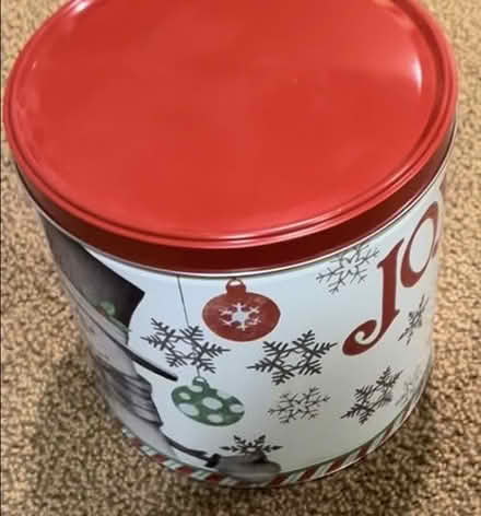 Photo of free Holiday Tin (Wedgwood) #1