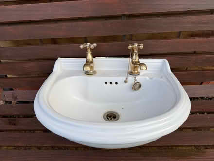 Photo of free Wash basin, complete (Norton LD8) #1