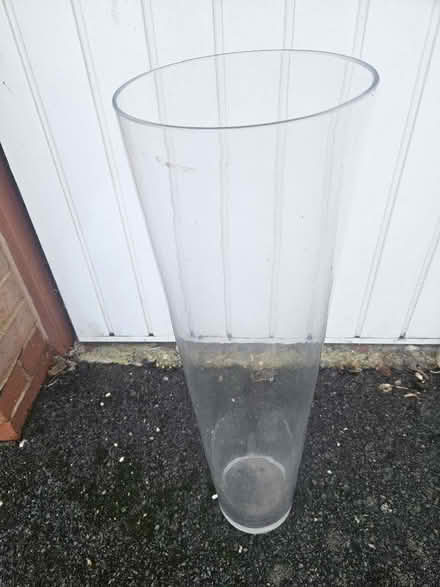 Photo of free Tall glass vase. (Kents Hill MK7) #3
