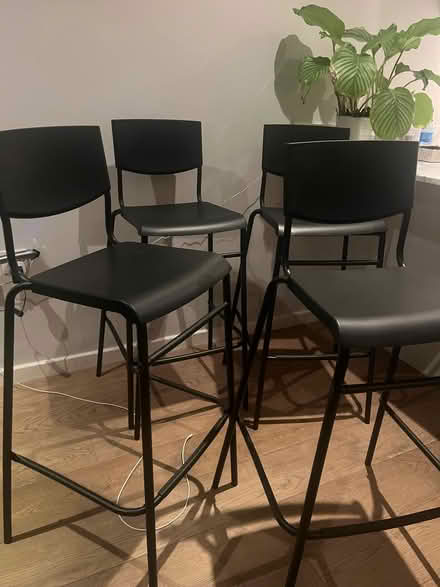 Photo of free 4 x Bar chairs 75cm (Barnsbury N7) #1
