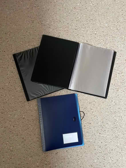 Photo of free A4 presentation folders (Trowbridge BA14) #1