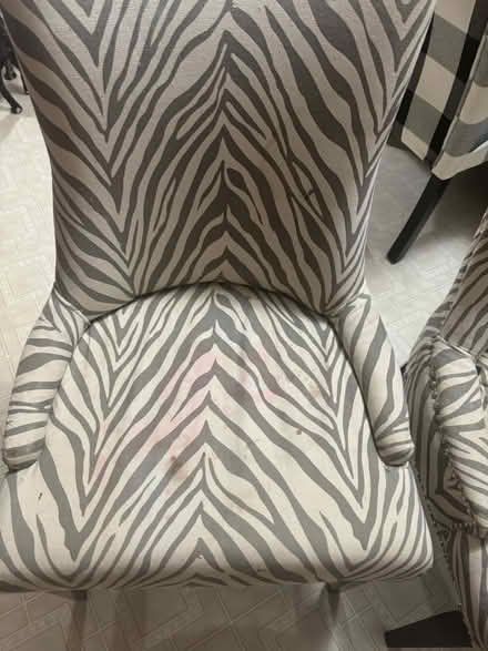 Photo of free 4 Dining Chairs need cleaned (Ross) #2