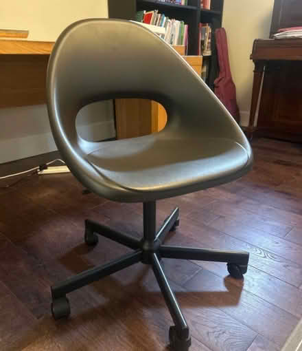 Photo of free Desk chair (DE23 derby) #1