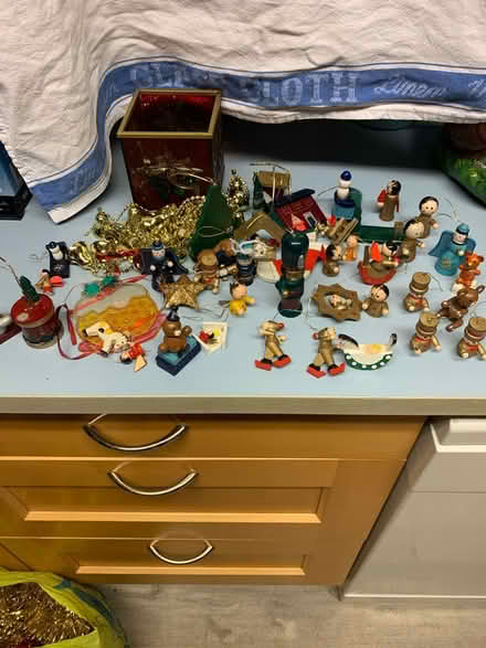 Photo of free Decorations (Ringwood BH24) #1