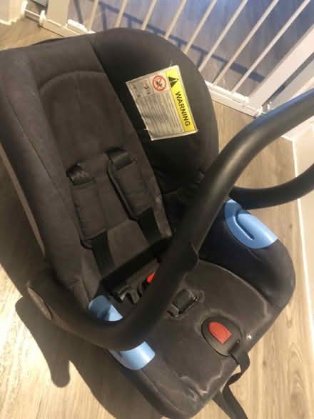 Photo of free Car seat with newborn insert (Hoddesdon EN11) #3