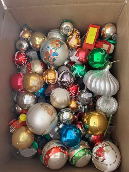 Photo of free christmas ornaments (broomfield 120th + Perry st.) #1