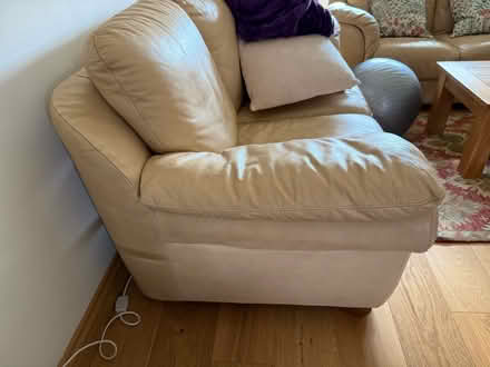 Photo of free Italian Beige Leather 2 & 3 Seat Sofas (Kings Sutton OX17) #4