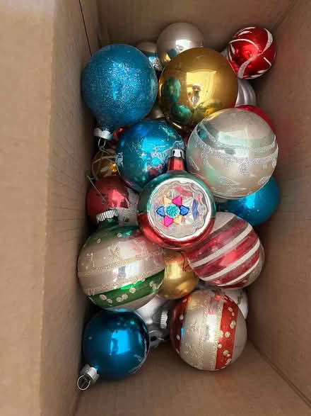 Photo of free christmas ornaments (broomfield 120th + Perry st.) #3