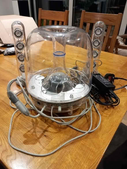 Photo of free Non working sub woofer and sound sticks (New Malden KT3) #1