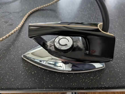 Photo of free Laundry iron (Kempshott RG22) #2