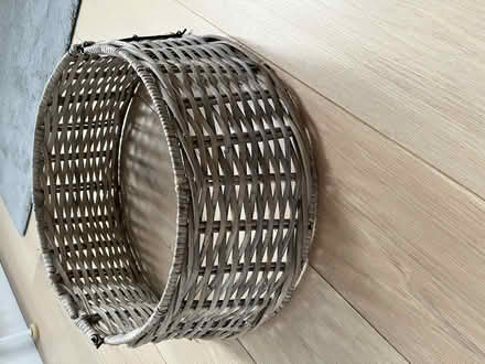 Photo of free Christmas tree skirt (GU9) #1