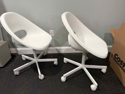 Photo of free 2 ikea plastic snille(?) chairs (Wellesley near Middle School) #2
