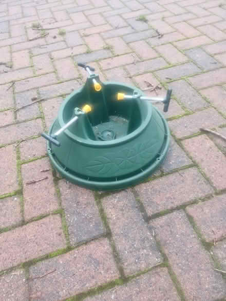 Photo of free Christmas tree stand (Coulsdon CR5) #1