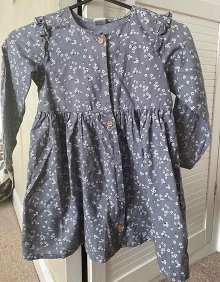 Photo of free Dresses suitable for 3/4 year old (TW15) #2