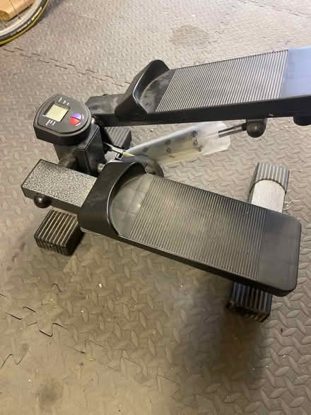 Photo of free Step machine (SS15) #1