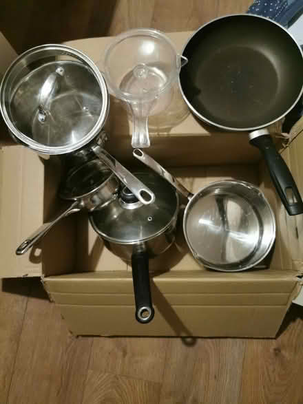 Photo of free pans (Haresfinch) #1