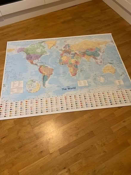 Photo of free Map of the World Wall Hanging Poster with hanging strips (Totley S17) #1