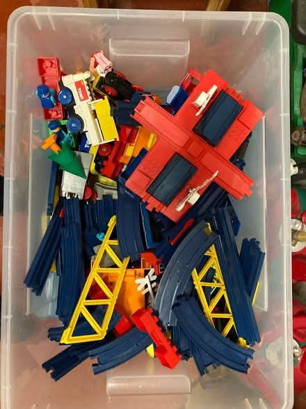 Photo of free TOMY train set (Sheffield ١١ S11) #1