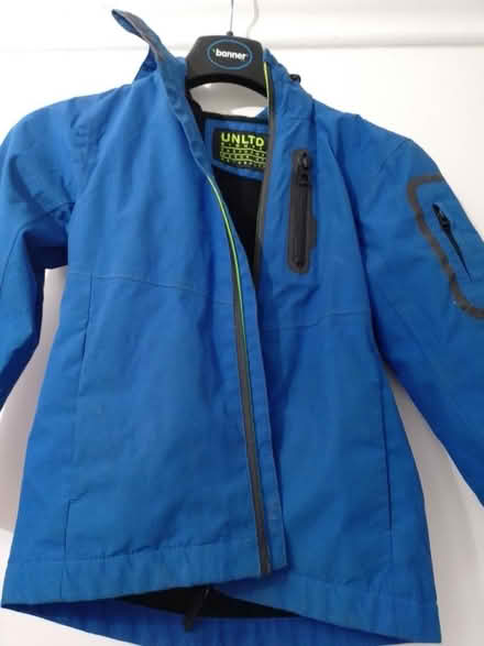 Photo of free Childs age 5+ blue coat (RG2, Reading) #1