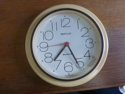 Photo of free Battery operated wall clock (BS3 Southville) #1