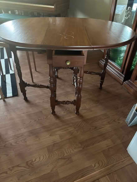 Photo of free Gateleg tab with drop leaves (Chalfont 18914) #2