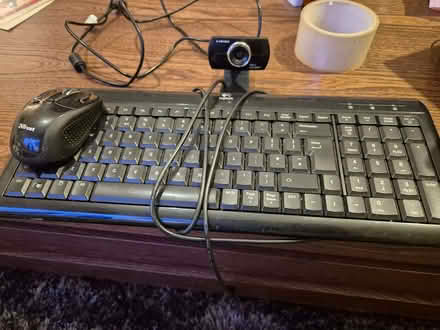 Photo of free PC Speakers keyboard & Webcam (Far Banks PR9) #2