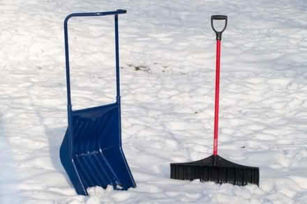 Photo of Snow shovel (Britannia) #1