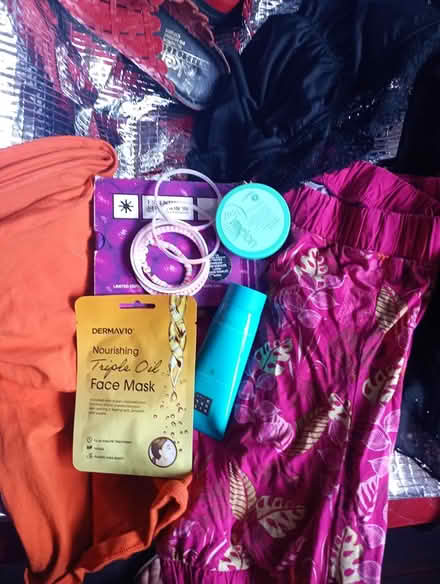 Photo of free Clothes, footwear + toiletries (Sherwood NG5) #2