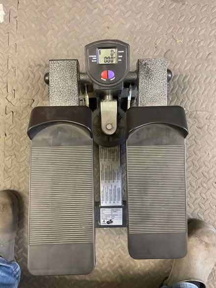 Photo of free Step machine (SS15) #2