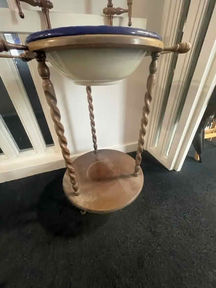 Photo of free Free standing antique sink (Welham Green AL9) #2