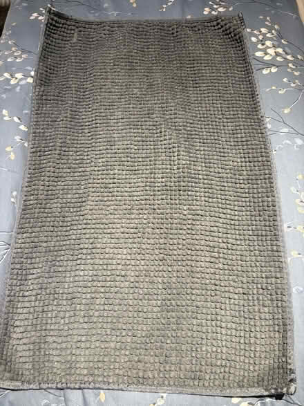 Photo of free Grey bath mat (South Stifford RM16) #1