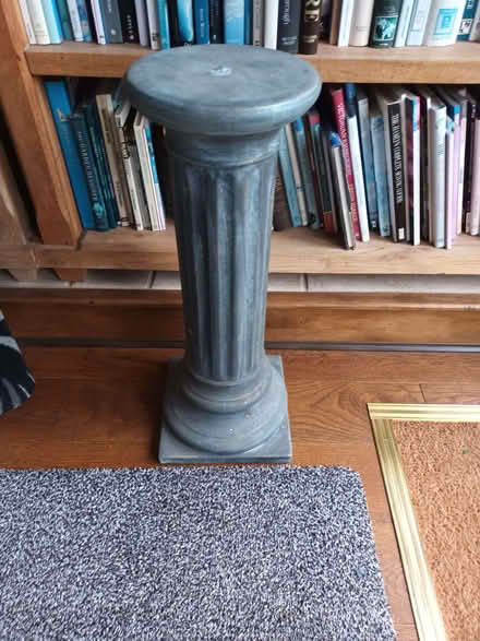 Photo of free China column plant stand (Kirkoswald CA10) #1