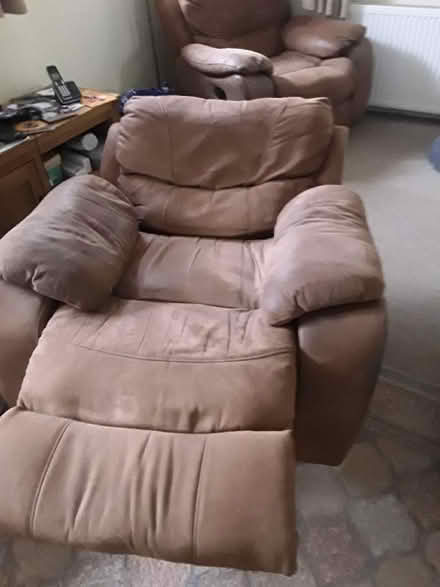 Photo of free Comfortable recliner chair (White Grit SY5) #2