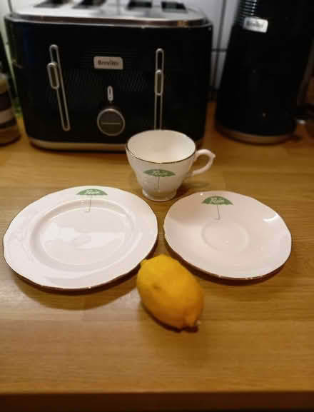 Photo of free 3 piece set (Roundhill area brighton) #1