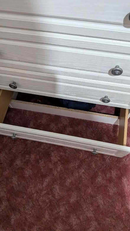 Photo of free White chest of drawers (Bitterne SO18) #2