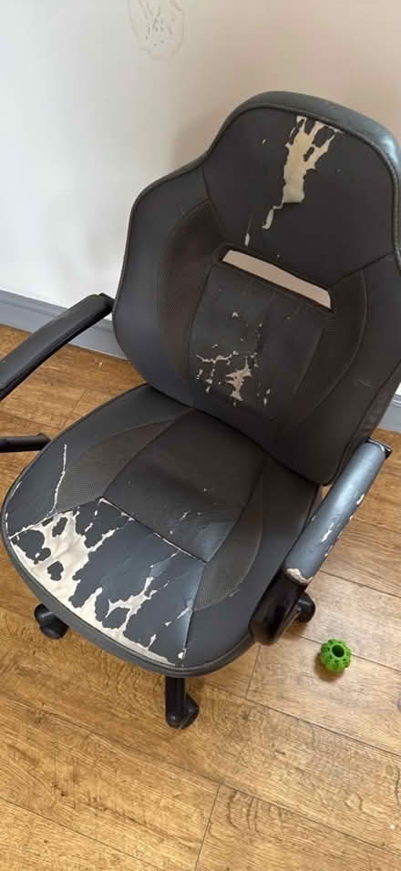 Photo of free Desk chair (Stockport SK1) #3