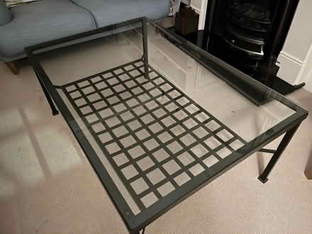 Photo of free coffee table (Earlsfield SW18) #1
