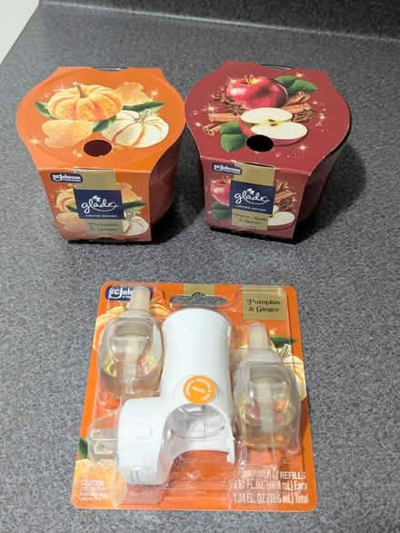 Photo of free Glade Candles & Plug-In (11415) #1