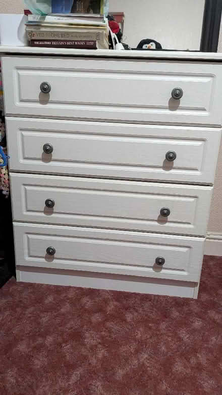 Photo of free White chest of drawers (Bitterne SO18) #1