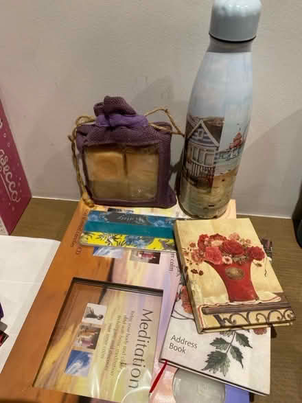 Photo of free Ladies Xmas presents - new (St Albans AL3) #1