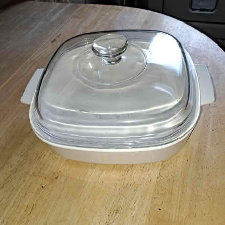 Photo of free Microwave dish (Erith DA17) #1