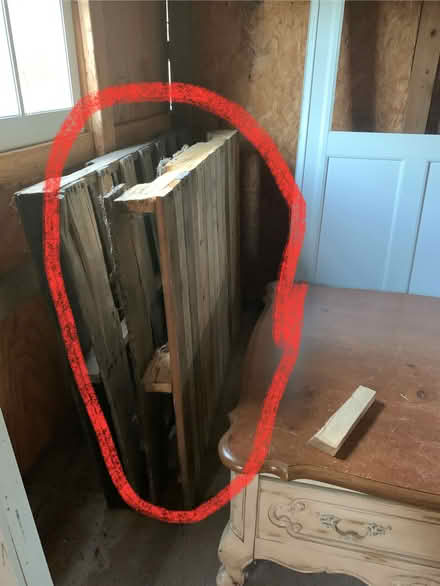 Photo of free 2 Pallets (Kingwood by Tavern 519) #1