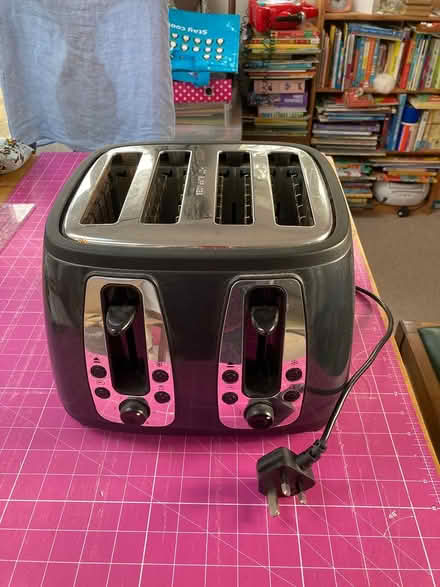 Photo of free Russell Hobbs four-slice toaster (TW9 (Kew)) #1