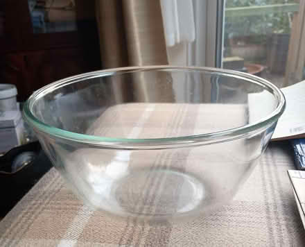 Photo of free Glass mixing bowl (Kidderminster DY11) #1