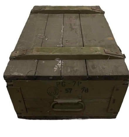 Photo of Old/rusty box, chest o crate (Littlemore OX4) #2