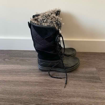 Photo of free Snow and hiking boots (women 5.5) (Bethesda, MD) #2